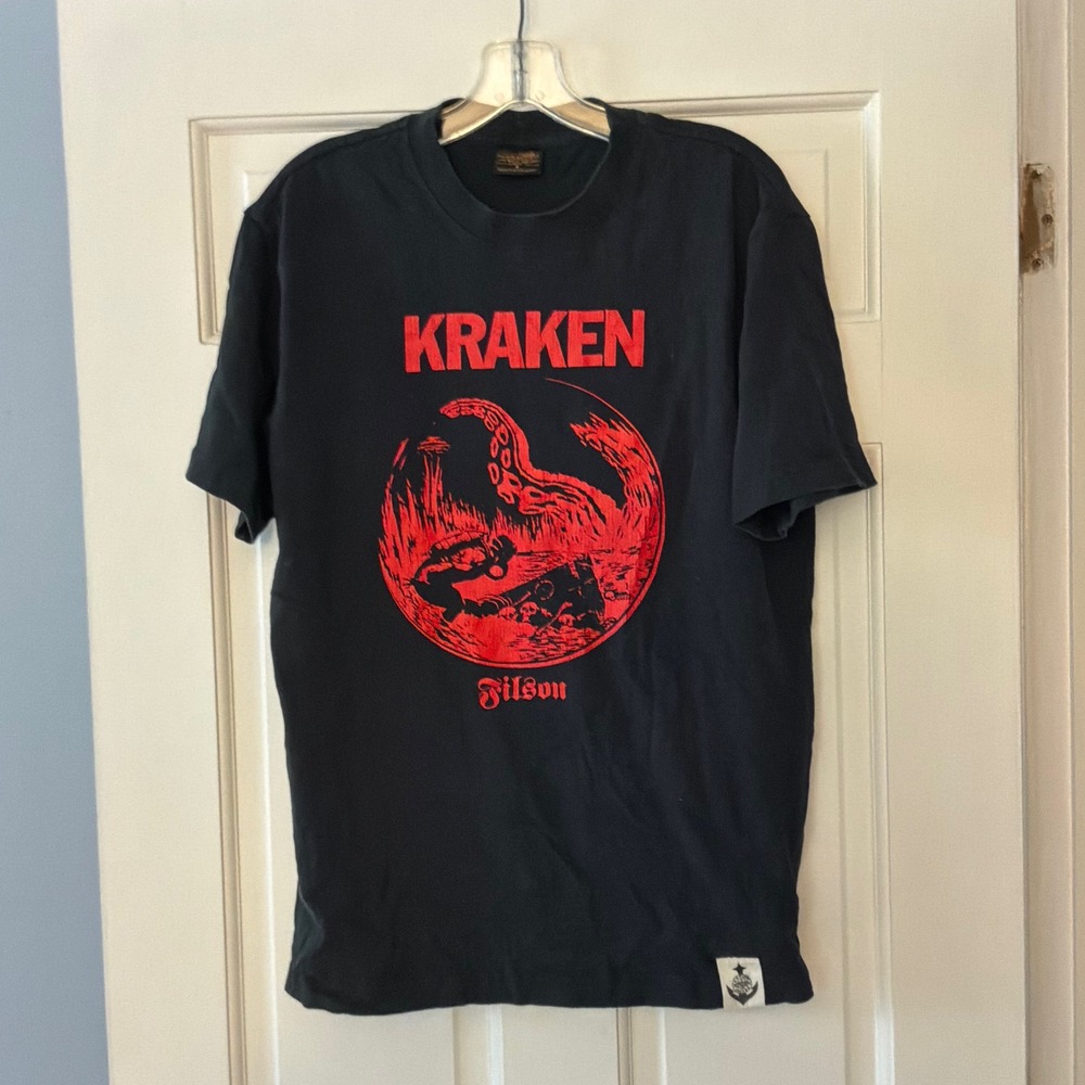 Filson Kraken Graphic T-Shirt Black Red Seattle Hockey Tee PNW Mens S NHL Fan